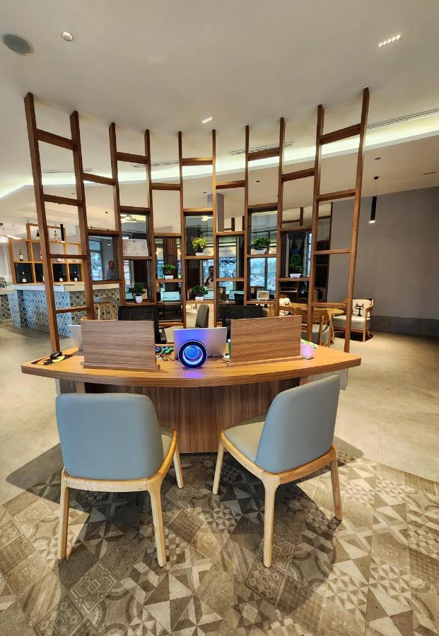 Zo Amalthea Hotel Patong Экстерьер фото